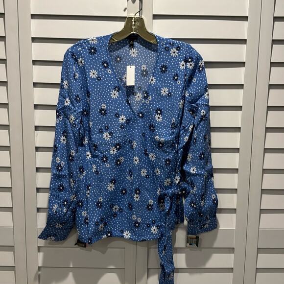 Talbots NWT wrap Blue Daisy Print long sleeves Blouse. - Picture 2 of 10